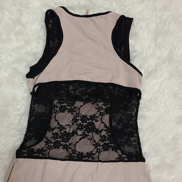 Clothes - Picture 4 of 4